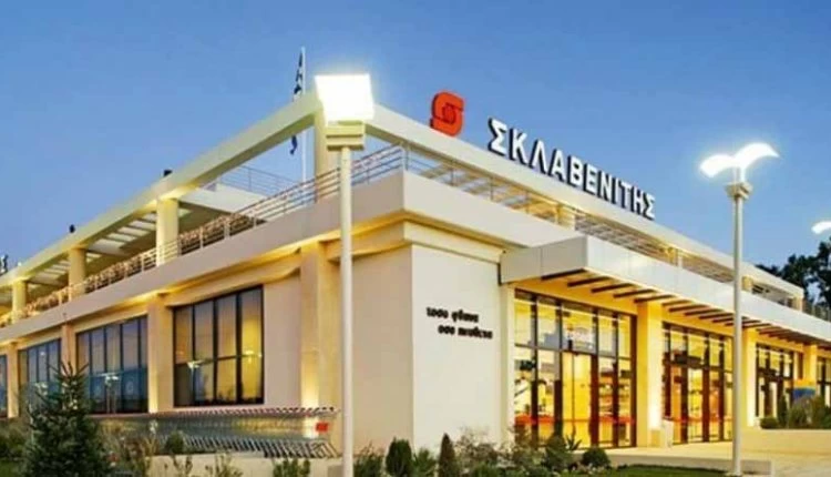 Σημαντική συμφωνία: Ποια γνωστή αλυσίδα «παίρνει» καταστήματα από τον Σκλαβενίτη